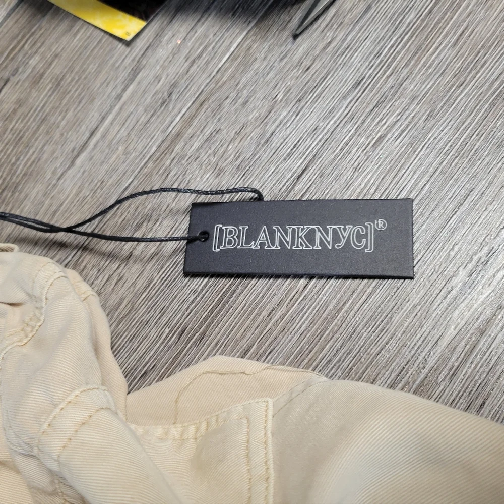 Blank NYC NWT Size XS Tan Paper‎ bag Waist Shorts